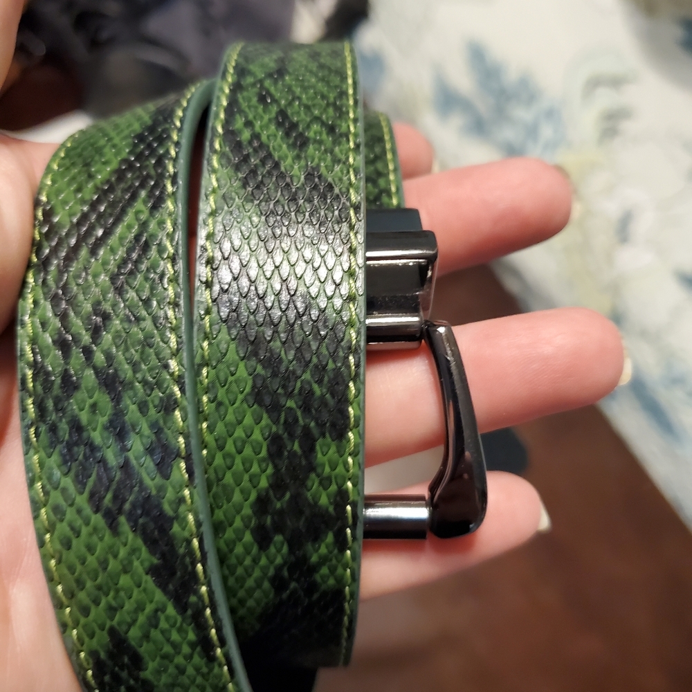Faux skin 2 sided green belt